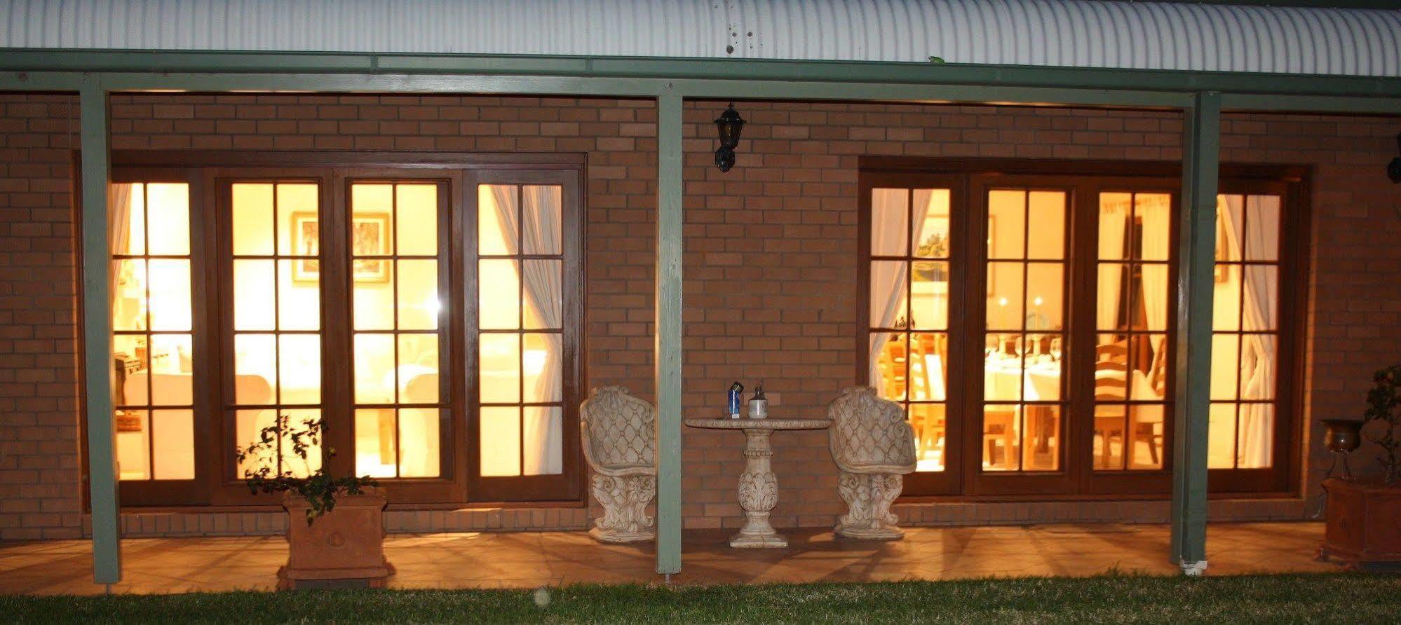 Strathearn Park Lodge Скоун Екстериор снимка